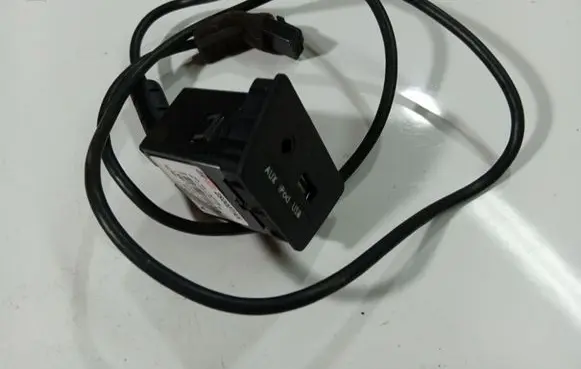 Hyundai ix35 USB socket connector 2S000TAN