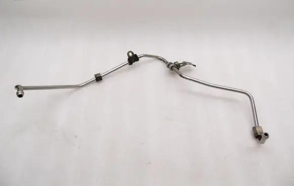 Volkswagen PASSAT B6 Engine coolant pipe/hose