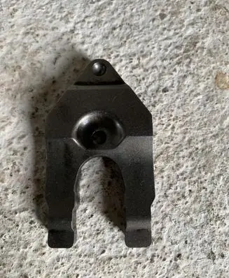 Nissan Primera Fuel Injector clamp holder