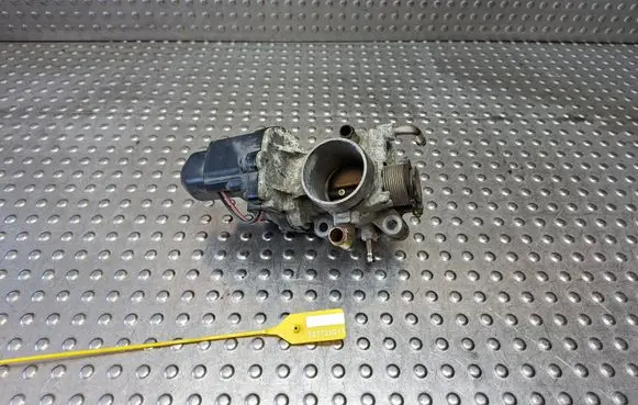 Toyota Prius (NHW20) Throttle body valve S27725013 8945230150
