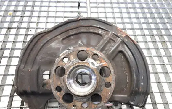 Mercedes-Benz B W246 W242 Front wheel hub spindle knuckle