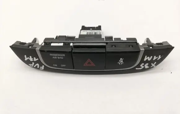 Hyundai ix35 Hazard light switch 937902S000BLH
