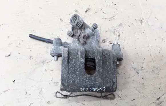 Ford C-MAX I Rear brake caliper NOCODE