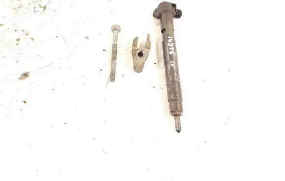 Mercedes-Benz E W212 Fuel injector 6510702887 A6510702887