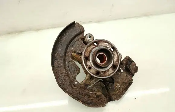 Volvo V70 Front wheel hub 