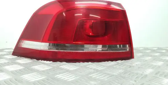 Volkswagen PASSAT B7 Rear/tail lights 3AF945095E