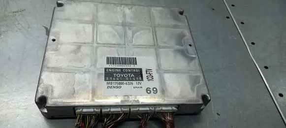 Toyota Avensis Verso Engine control unit/module ECU 89661-05690
