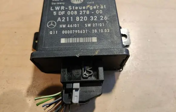 Mercedes-Benz E W211 Light module LCM A2118203226