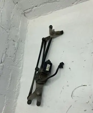 KIA Sorento Front wiper linkage and motor 981003E000