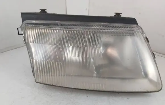 Volkswagen PASSAT B5 Headlight/headlamp