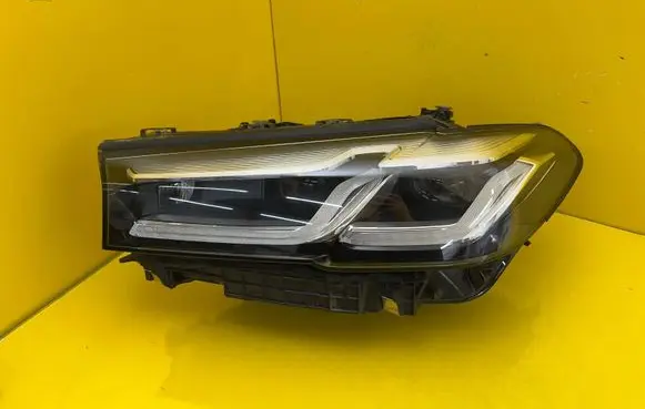 BMW 5 G30 G31 G38 Headlight/headlamp 9850581-06