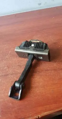 BMW 1 E82 E88 Front door check strap stopper 7164623