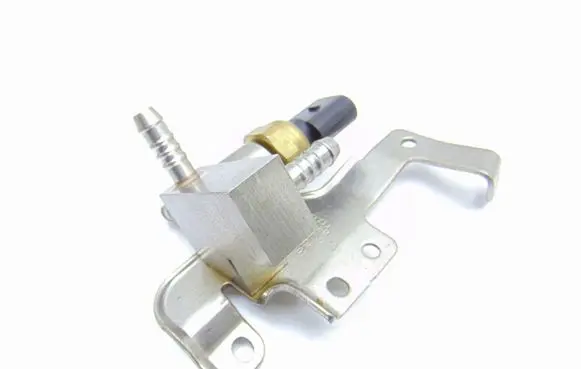 Audi R8 4S Fuel distributor 07L127503Q