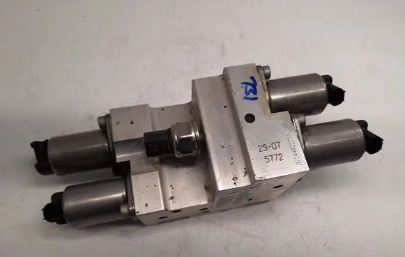 BMW 7 F01 F02 F03 F04 Active stabilizer control/valve assembly 6782737 37206782737 37206794578