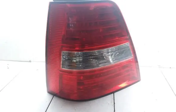 KIA Sorento Rear/tail lights 9243E5