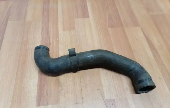 Mercedes-Benz Sprinter W901 W902 W903 W904 Engine coolant pipe/hose 9015012782 A9015012782