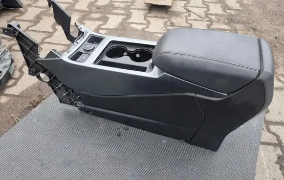 Ford Kuga II Center console XXX