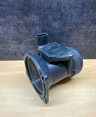 Audi A4 S4 B5 8D Mass air flow meter 06A906461B AFH6010C 23199