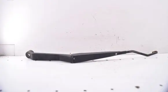 Suzuki Grand Vitara II Front wiper blade arm 7061