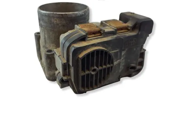 Volkswagen Golf V Throttle valve 03C133062A