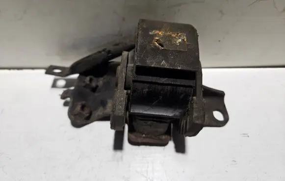 Toyota Corolla E100 Engine mount bracket 1237211240