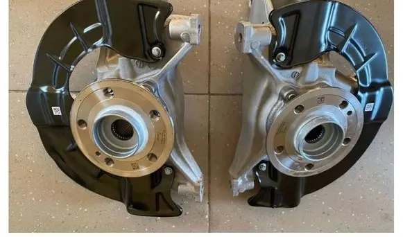 Mercedes-Benz A W177 Front wheel hub spindle knuckle A1773321400 A1773321300