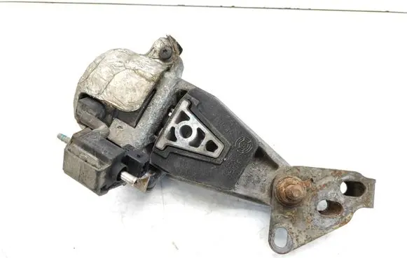 Peugeot 607 Engine mount bracket