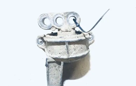 Opel Zafira A Engine mount bracket