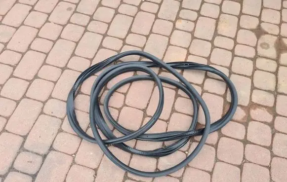 Renault Captur II Rubber seal loading door 