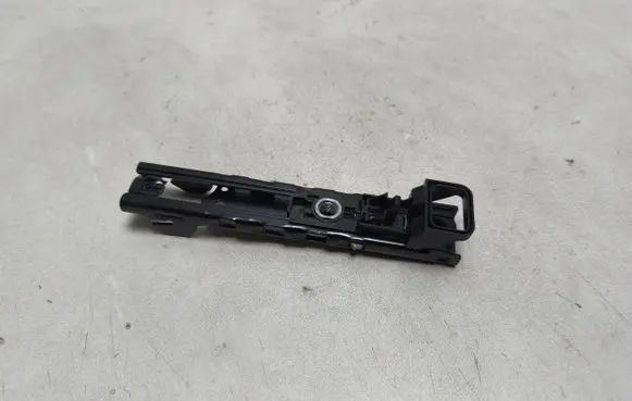 Volkswagen PASSAT B8 Seat belt height adjuster 4M0857819