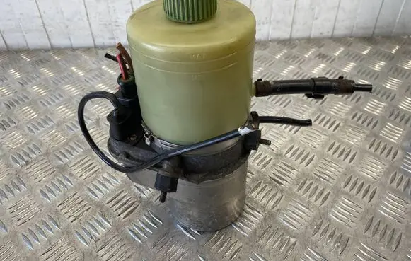 Seat Ibiza III (6L) Power steering pump 6Q0423156AB 6Q1423051BG 6Q0423371