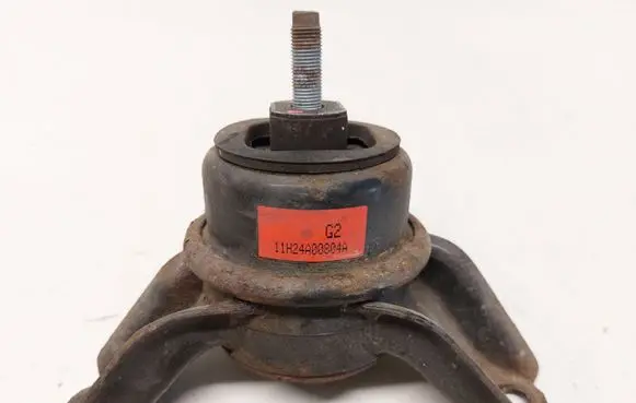 KIA Sportage Engine mount bracket