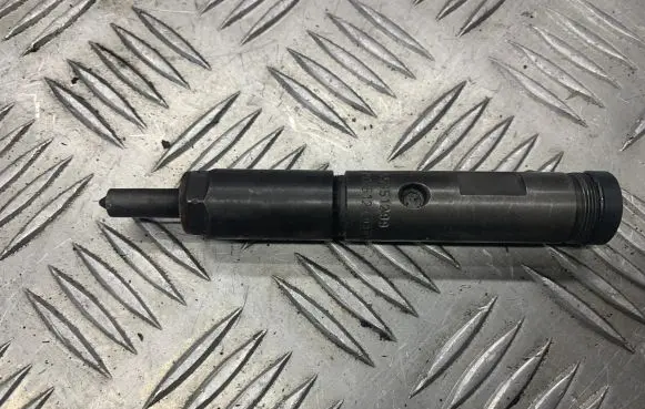 Opel Zafira A Fuel injector 55351299