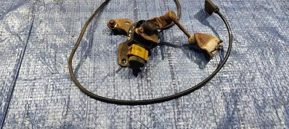 Mercedes-Benz E A207 Rear air suspension level height sensor A0045429918