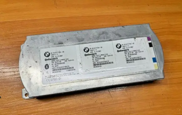 BMW 5 E60 E61 Bluetooth control unit module 9177754 16921111