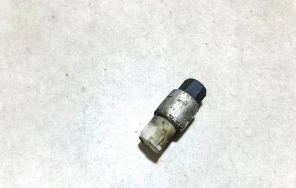 Ford Fiesta Air conditioning (A/C) pressure sensor 95bw19e561aa 95bw-19e561-aa