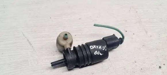 Skoda Octavia Mk1 (1U) Windscreen/windshield washer pump