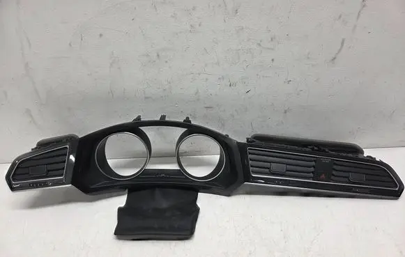 Volkswagen Tiguan Dashboard trim 5NB857059