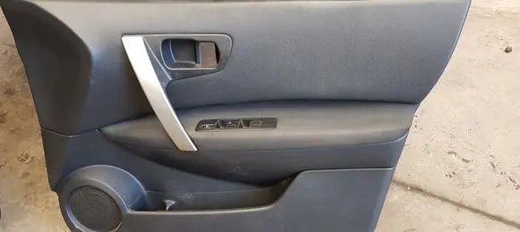 Nissan Qashqai Other front door trim element 80910JD100