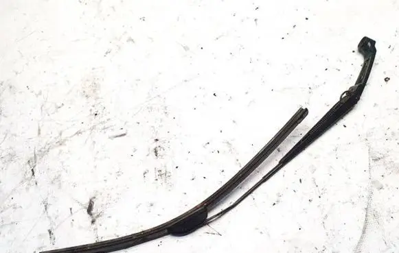 Citroen C-Crosser Front wiper blade arm