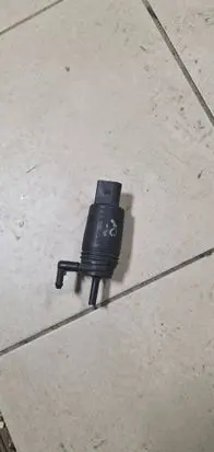 BMW 5 E39 Windscreen/windshield washer pump 8377612