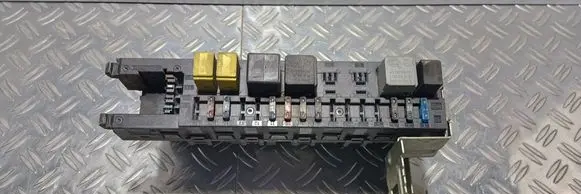 Mercedes-Benz C W203 Fuse module 2035451801 5DK00848640 000020115