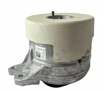 Mercedes-Benz C W205 Engine mount bracket A2052401100