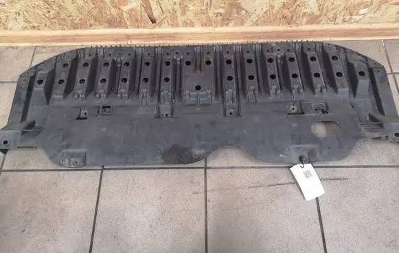 Front bumper skid plate/under tray