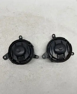 Ford Fusion Dash center air vent grill 4661004