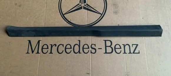Mercedes-Benz CLC CL203 Front sill trim cover A2036861936