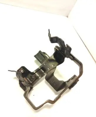 Volvo V60 Power steering pump mounting bracket 31317106 A0022422 C6S4B