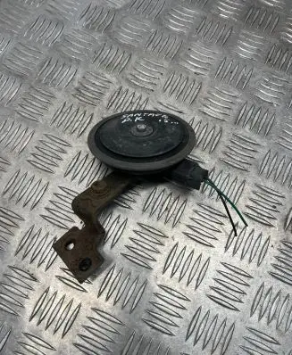 Hyundai Santa Fe Horn signal 966302W000