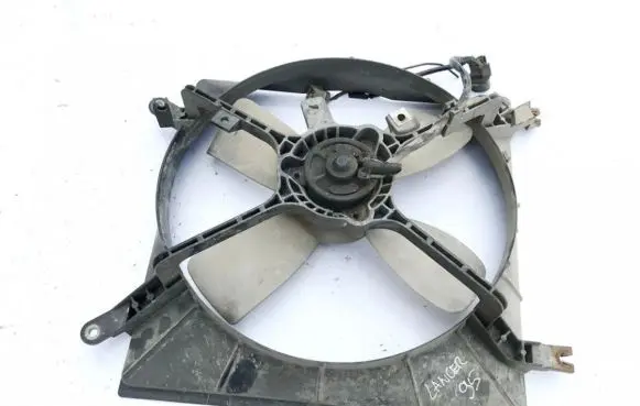 Mitsubishi Lancer Radiator cooling fan shroud
