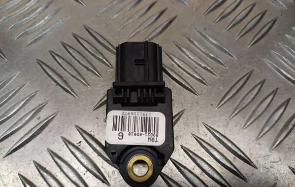 Toyota Yaris Airbag deployment crash/impact sensor 898310D010 1391116972